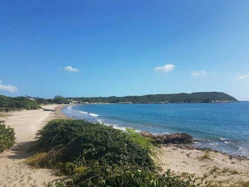 Rock Side 3 Bedroom Villa On The Beach