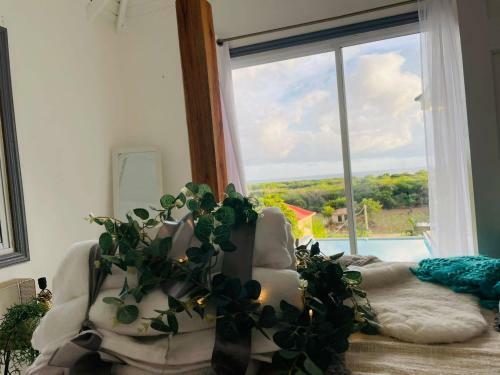 Lush Coastline Serviced Villa With Pool