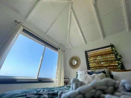 Lush Coastline Serviced Villa With Pool