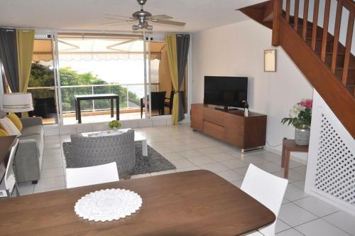 Apartamento Beau Duplex 2 Chambres Vue Mer Punaauia
