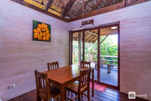 Woodhouse Teavaro In Moorea