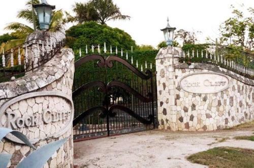 Hostal Rockcliff Villa