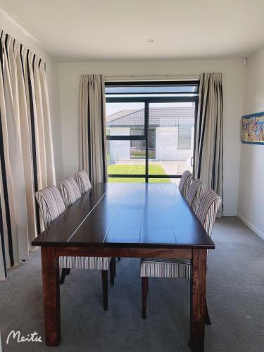Peaceful Location Close To Airport