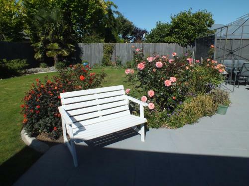 Perfect Home, Stunning Gardens - Aidanfield Gardens Bellissimo