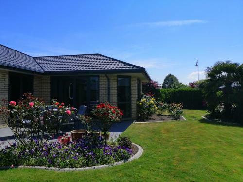 Perfect Home, Stunning Gardens - Aidanfield Gardens Bellissimo