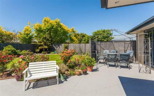 Perfect Home, Stunning Gardens - Aidanfield Gardens Bellissimo