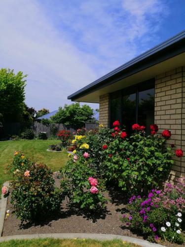 Perfect Home, Stunning Gardens - Aidanfield Gardens Bellissimo