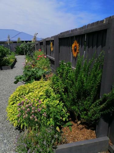 Perfect Home, Stunning Gardens - Aidanfield Gardens Bellissimo