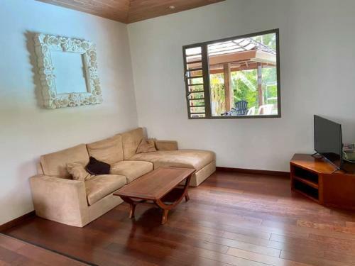 Moorea Temae Villa Walking Dist Beach And Golf