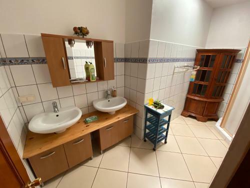 Hostal La Maison Orange