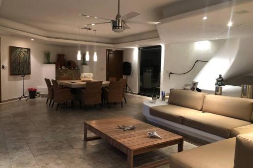 Casa Con Vista A La Bah�a (Servicio Incluido)