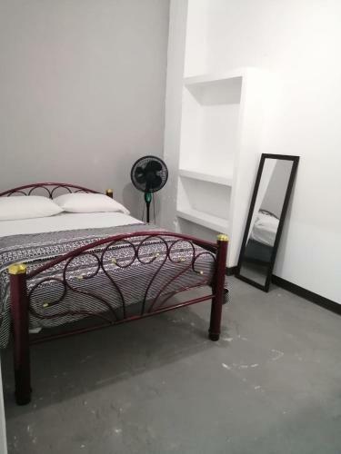 Hostal Bah�a Acapulco "habitaciones Sencillas Econ�micas"