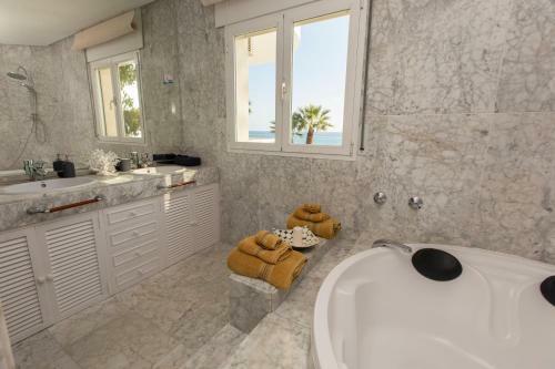 Villa Venecia, Apartamento de Lujo En 1� L�nea de Playa + Parking