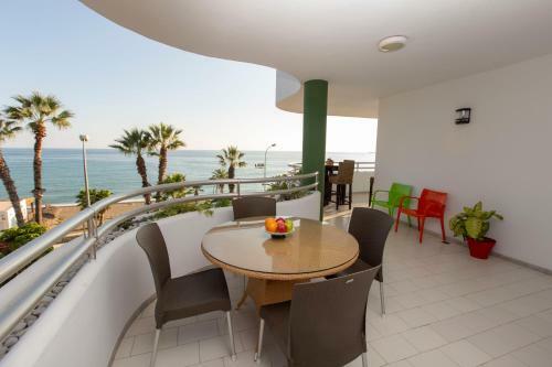 Villa Venecia, Apartamento de Lujo En 1� L�nea de Playa + Parking