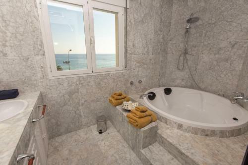 Villa Venecia, Apartamento de Lujo En 1� L�nea de Playa + Parking
