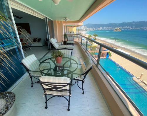 Beachfront Apartment In Acapulco, Ideal For Vacation Or Remote Working