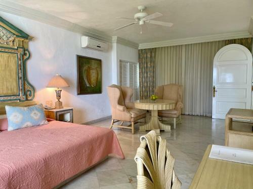 Villa Jade Luxury Full Service Staff Villa