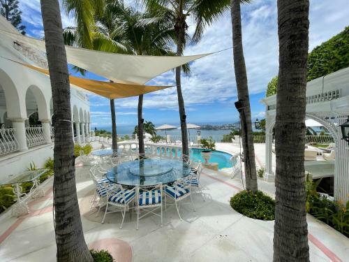 Villa Jade Luxury Full Service Staff Villa