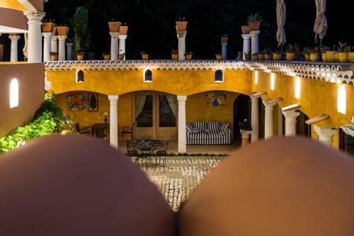 Hostal Villa Yrondi