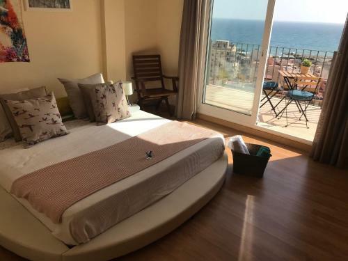 Rooms In Seafront Villa