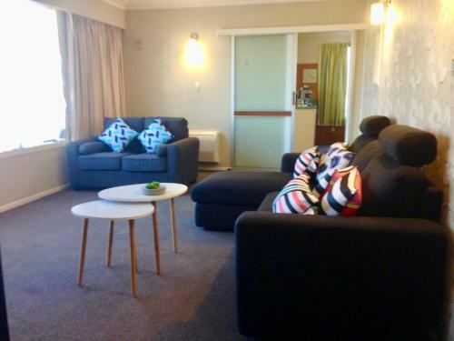 Hostal Big & Bright Guest House