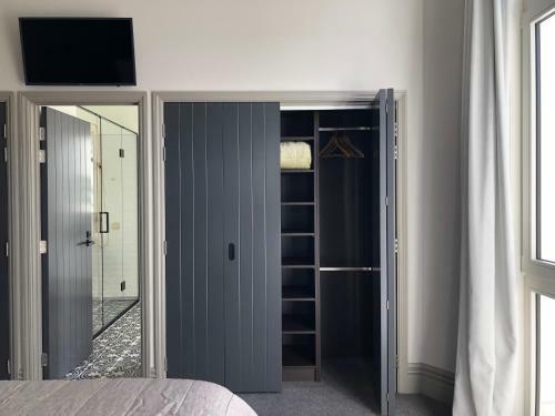 The Burlington Luxury Octagon Apartment