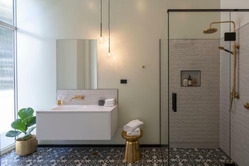 The Burlington Luxury Octagon Apartment