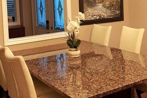 Villa Aurora Executive Upscale Residence