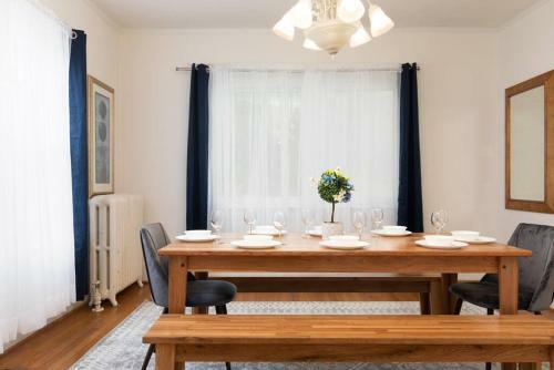 Glen Iris Rose-walkable To Dining, Uab-pets-wifi