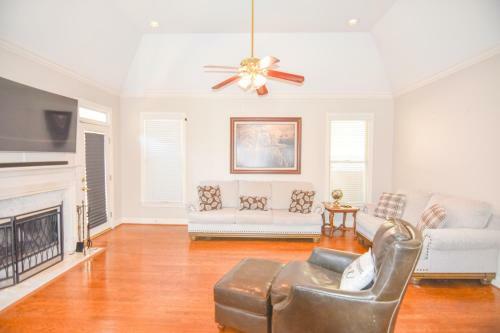 Lower 48 Montclair Property