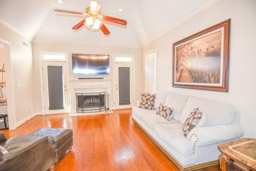 Lower 48 Montclair Property