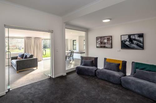 Villa Longbush Estate