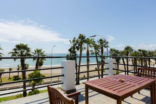 Apartamento Loft Con Gran Terraza En Primera Linea De Playa