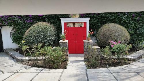 Mexican 1 Level Hacienda
