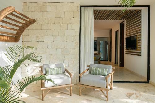 Tranquil Caribbean Apartment With Spacious Lovely Terrace