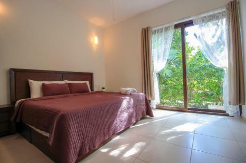 Fantastic Apartment Sensational Private Terrace With Pool View Surrounded By Lush Gardens