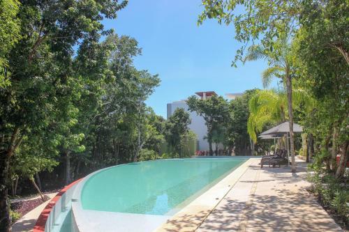 Fantastic Apartment Sensational Private Terrace With Pool View Surrounded By Lush Gardens