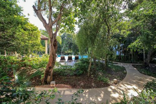 Fantastic Apartment Sensational Private Terrace With Pool View Surrounded By Lush Gardens