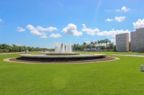 Fantastic Apartment Sensational Private Terrace With Pool View Surrounded By Lush Gardens