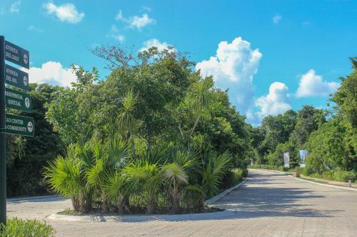 Fantastic Apartment Sensational Private Terrace With Pool View Surrounded By Lush Gardens