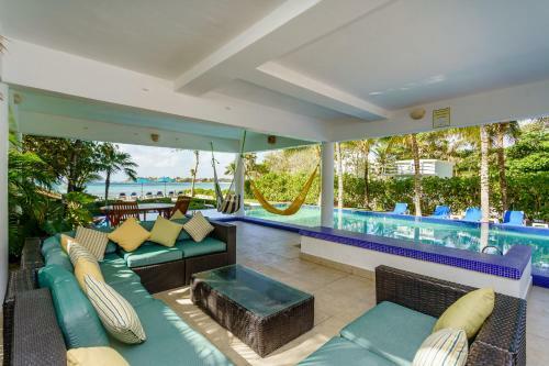 Bellamar! Incredible Beach Front Villa! Accept Events