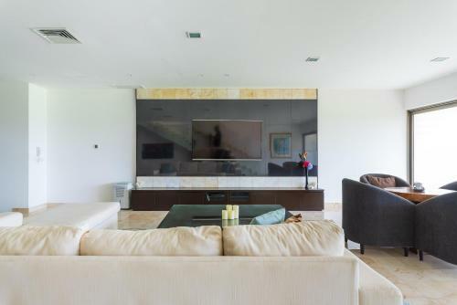 Villa Maya- Luxury Mansion