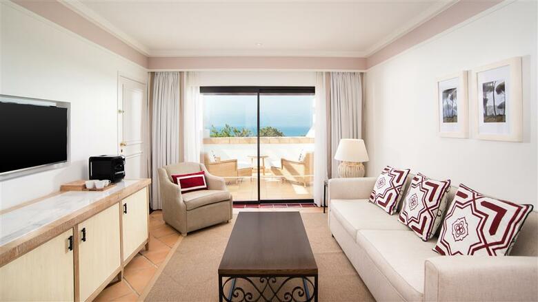 Pine Cliffs Hotel, A Luxury Collection Resort