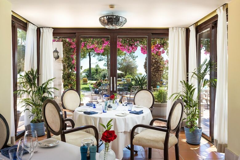 Pine Cliffs Hotel, A Luxury Collection Resort