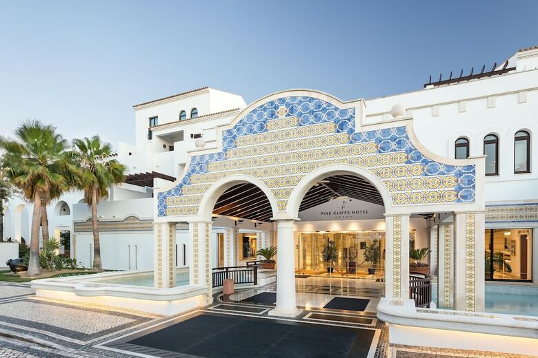 Pine Cliffs Hotel, A Luxury Collection Resort