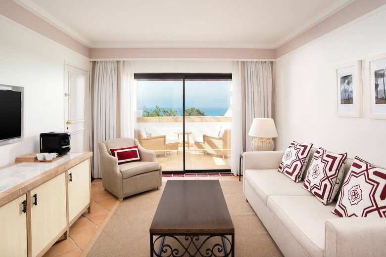 Pine Cliffs Hotel, A Luxury Collection Resort