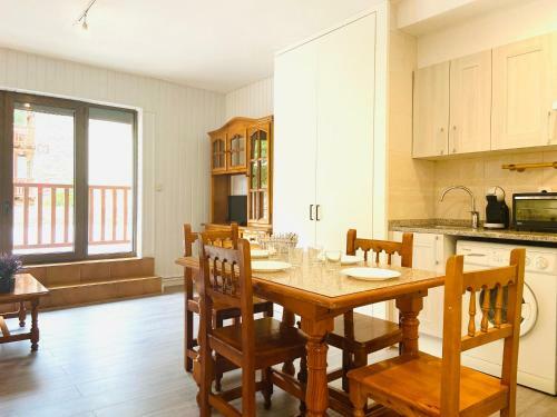 Apartamentos Valle De Incl�s Mikka