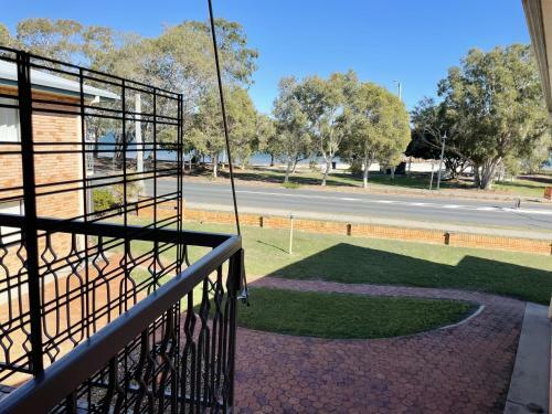 Apartamento Crystal Waters-2 Bed, 2 Bathroom, Beachfront Unit!