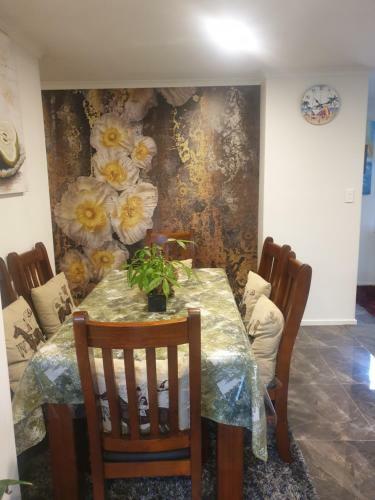 Bed N Breakfast On Pear Tree Lane