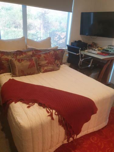 Bed N Breakfast On Pear Tree Lane